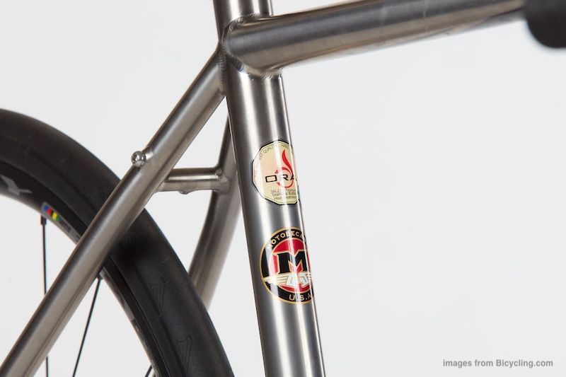 Come scegliere i materiali del telaio della tua bici: telaio in acciaio, telai in fibra di carbonio, telaio in alluminio e telaio in titanio?
