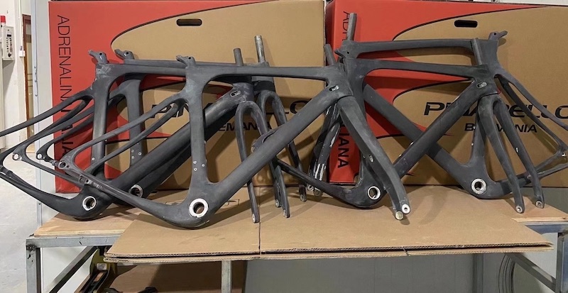 Telai bici Pinarello in fibra di carbonio