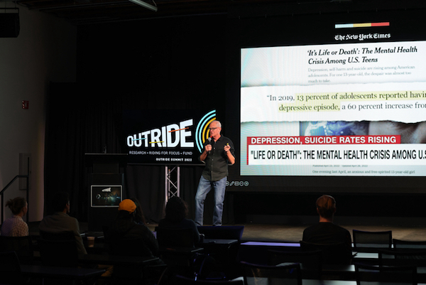 Una revisione dell'impatto del ciclismo sullo sviluppo e l'attività del cervello degli adolescenti all'Outride Summit del 2022